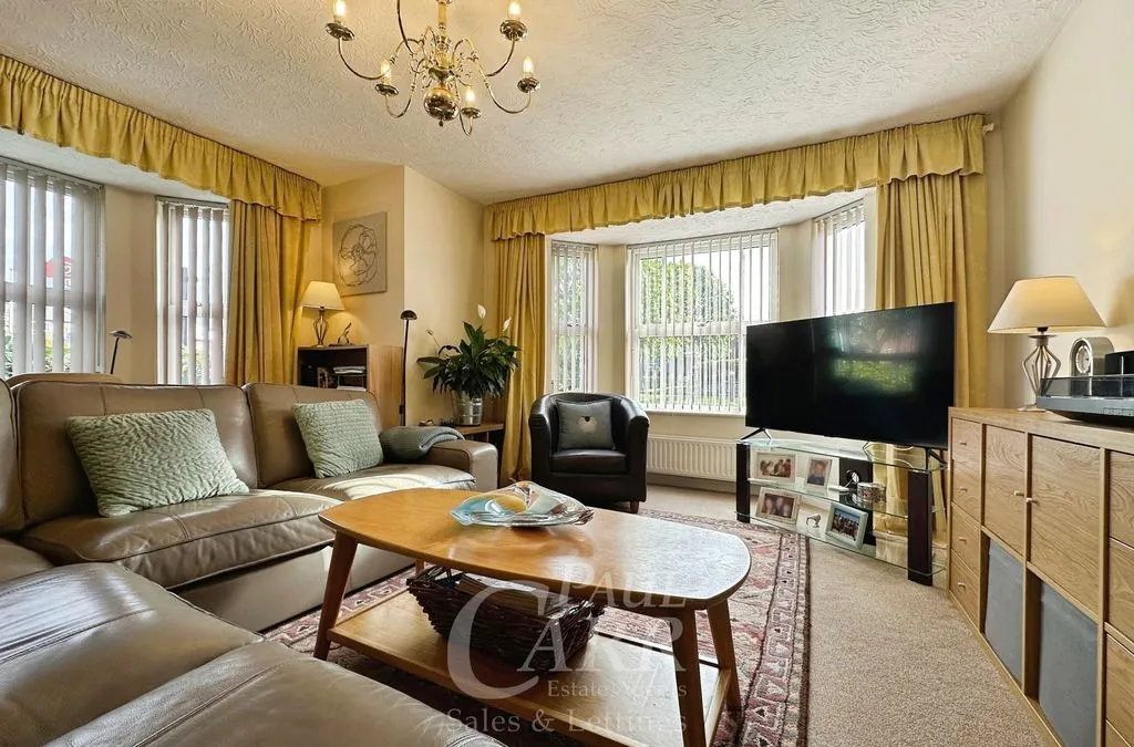 Westfield Drive, Aldridge, WS9, photo 3