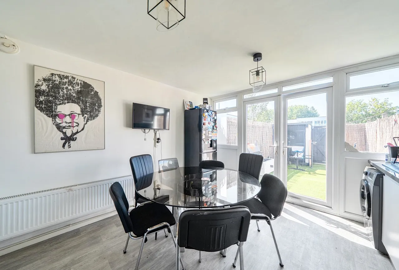 Huntingdon Close, Mitcham, CR4 1XL, photo 2