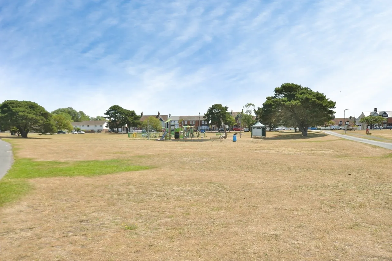 South Street, Lydd, Romney Marsh, Kent, TN29, photo 14