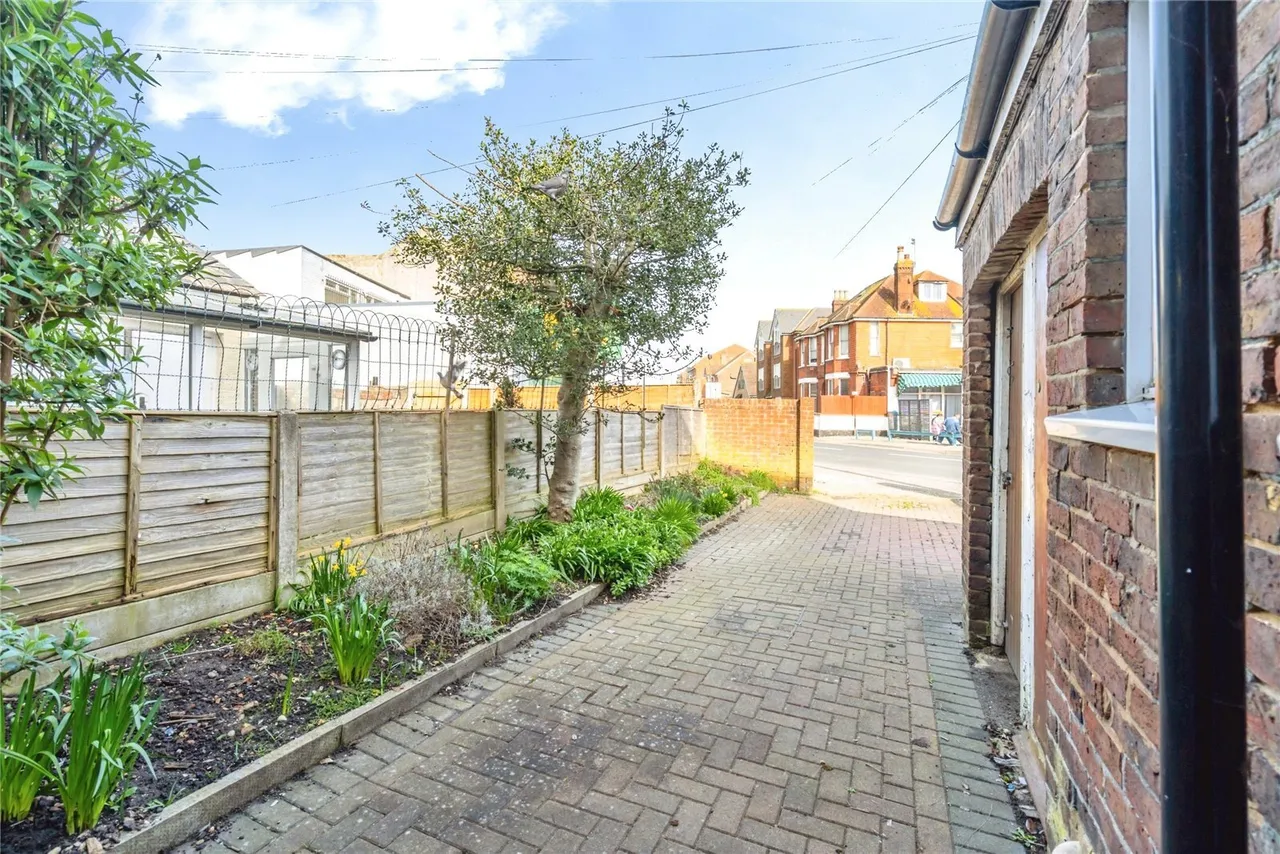 Linden Road, Bognor Regis, PO21, photo 17