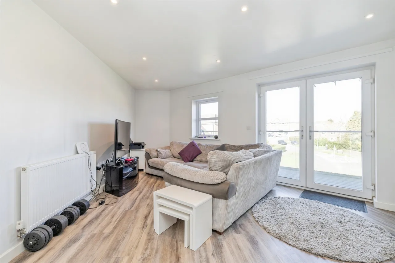 Park Avenue, Bushey, WD23, photo 4