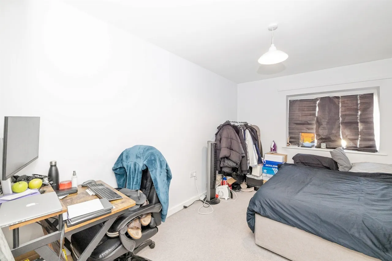 Park Avenue, Bushey, WD23, photo 9