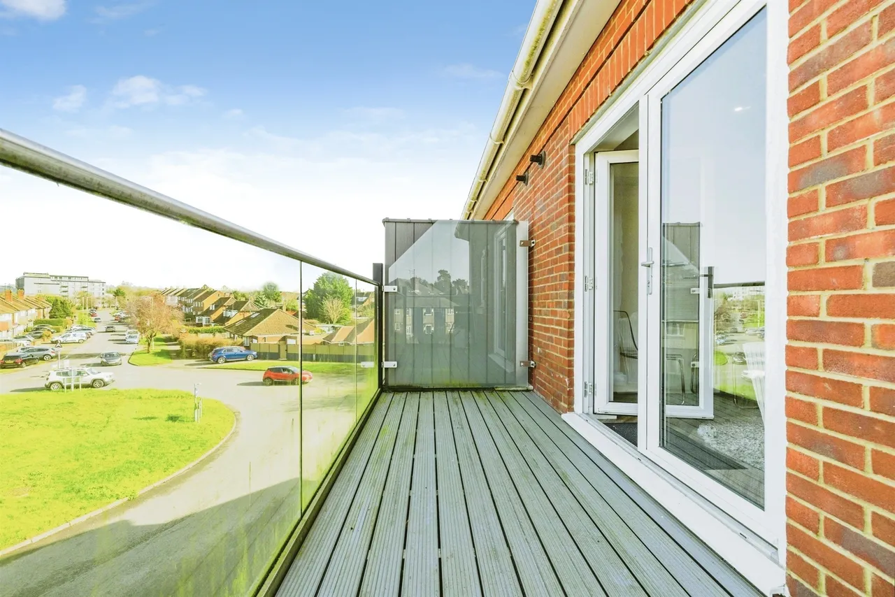 Park Avenue, Bushey, WD23, photo 17