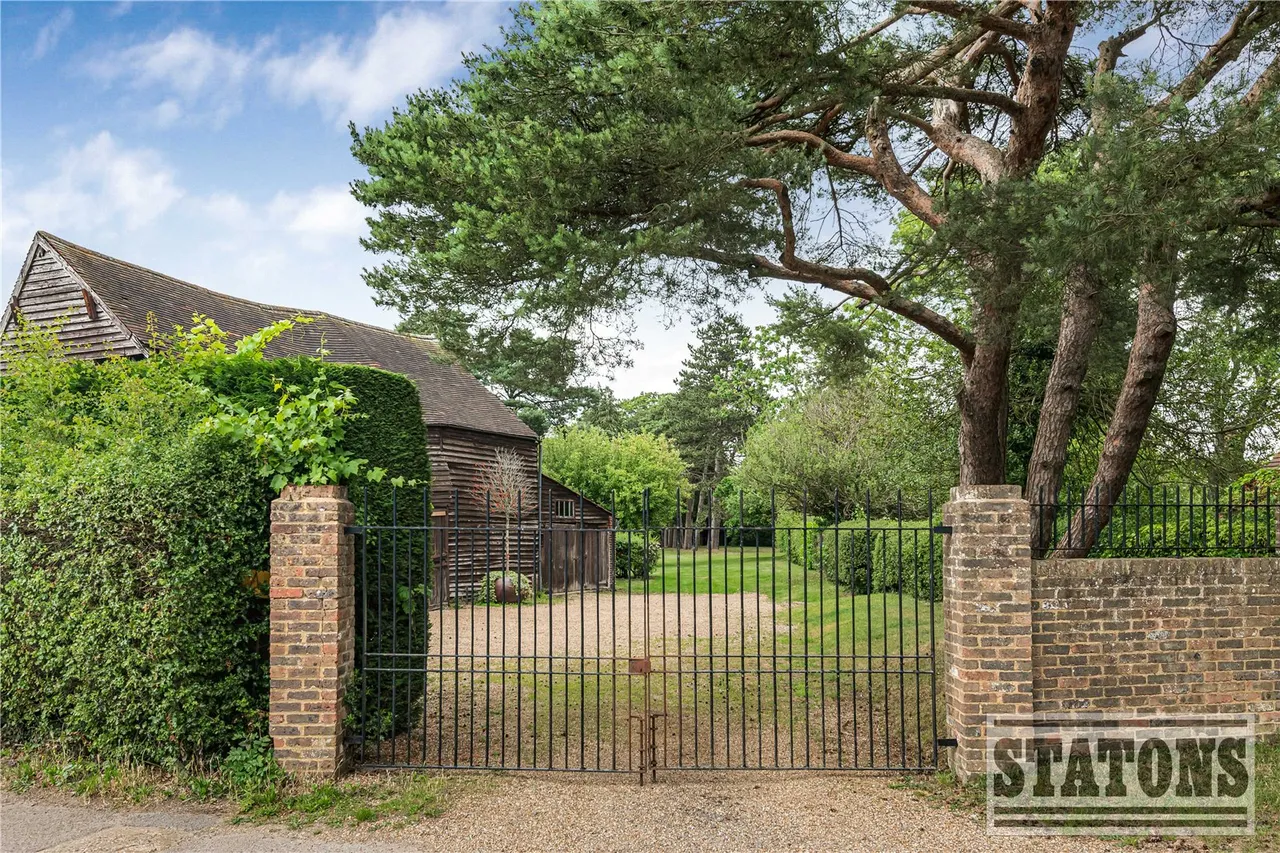Brickfield Lane, Arkley, Hertfordshire, EN5 3LD, photo 2