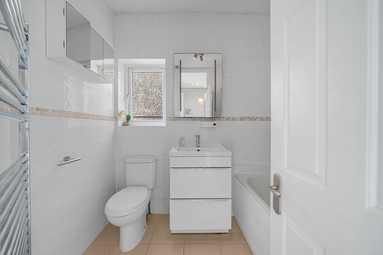 Alexandra Road, Addlestone, KT15, photo 13