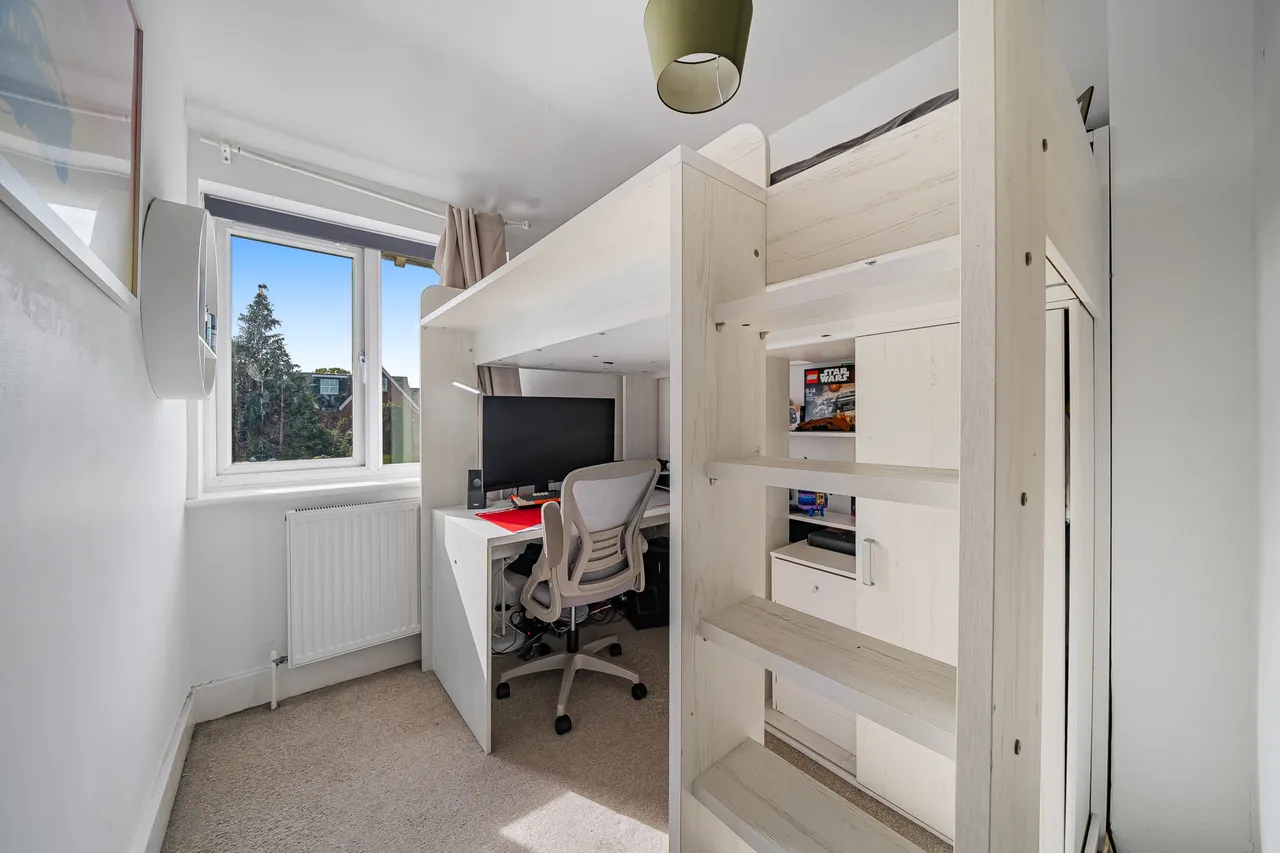 Alexandra Road, Addlestone, KT15, photo 12
