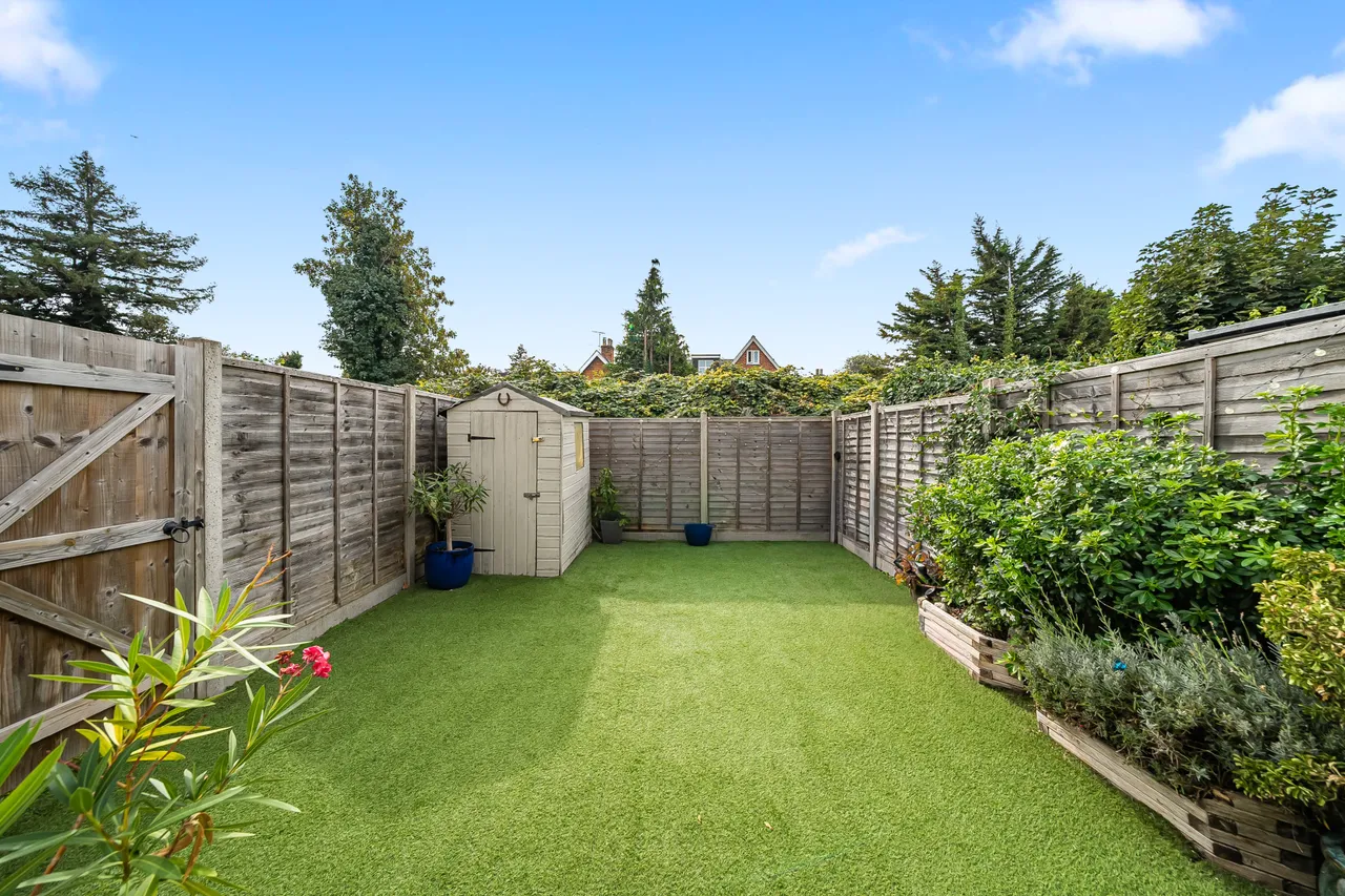 Alexandra Road, Addlestone, KT15, photo 3