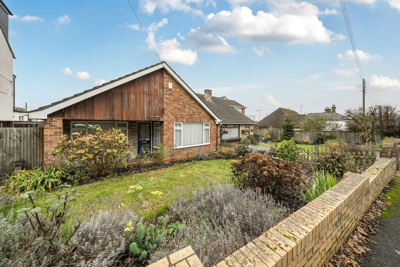 2 bed house for sale — Top Dartford Road, Swanley, BR8