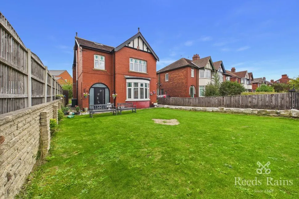 Bradford Road, Wakefield, WF1, photo 32