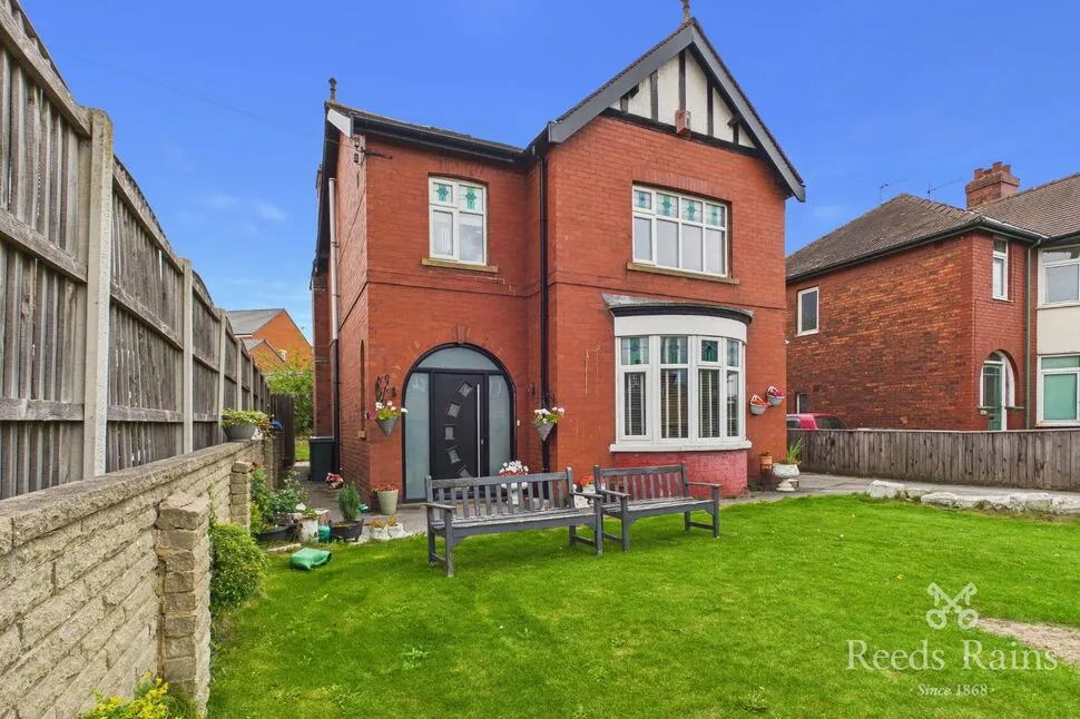 Bradford Road, Wakefield, WF1, photo 33
