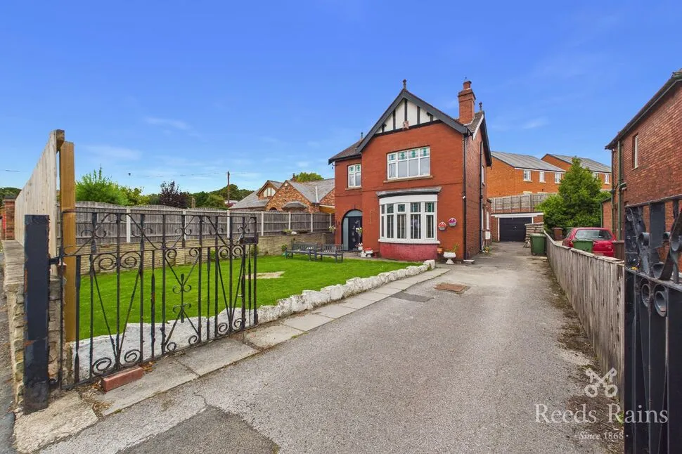Bradford Road, Wakefield, WF1, photo 29