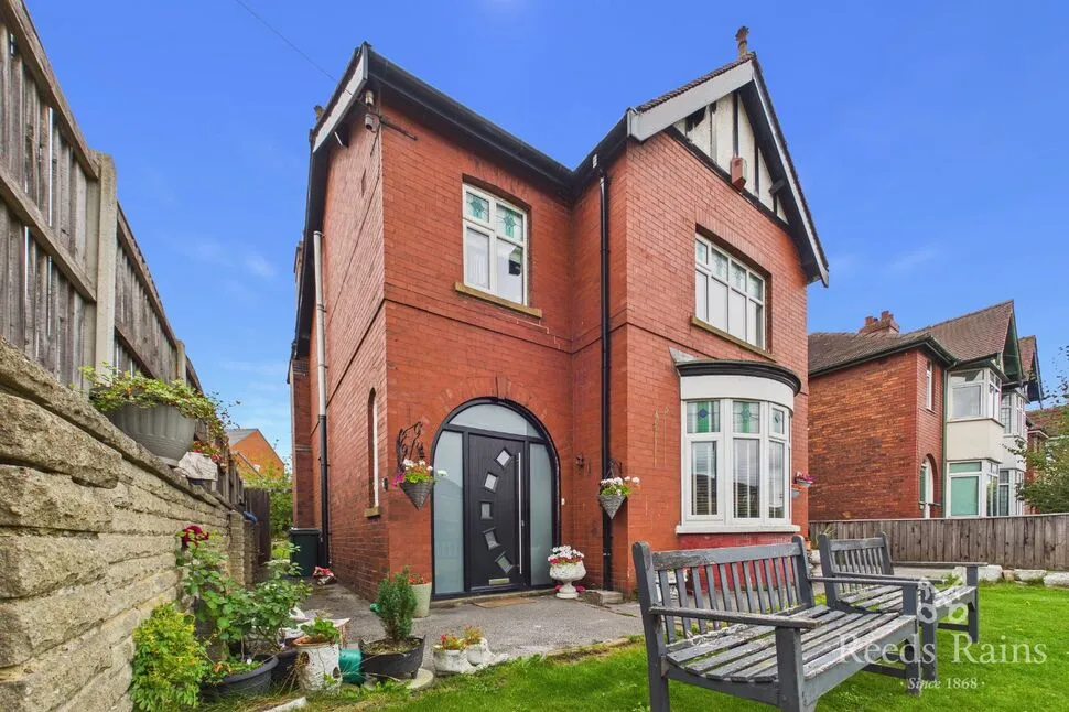 Bradford Road, Wakefield, WF1, photo 34
