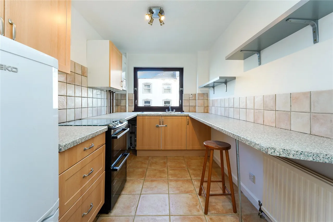 Avenue Elmers, Surbiton, KT6, photo 2