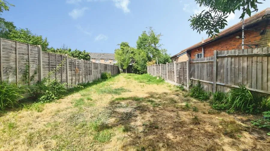 Wokingham Road, Earley, RG6, photo 11