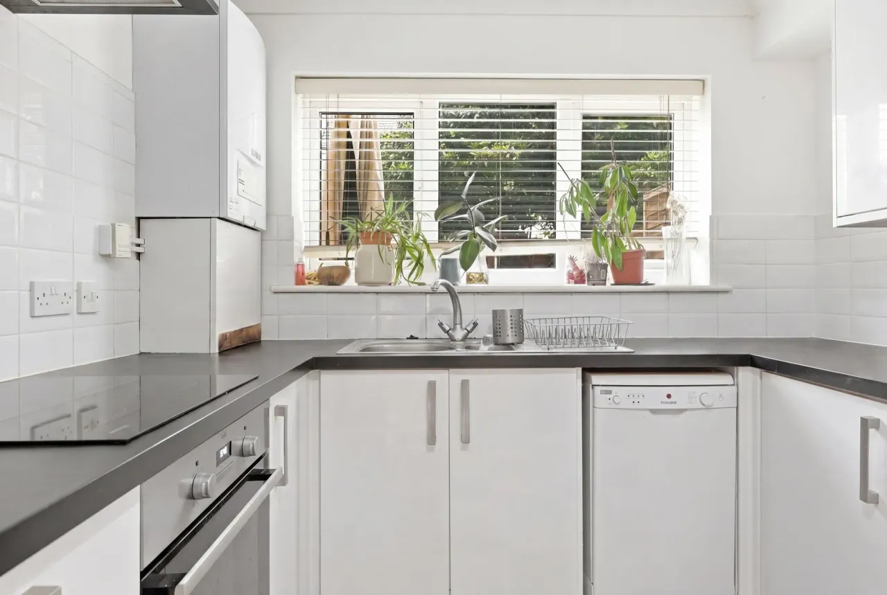 Sidmouth Road, London, E10, photo 7