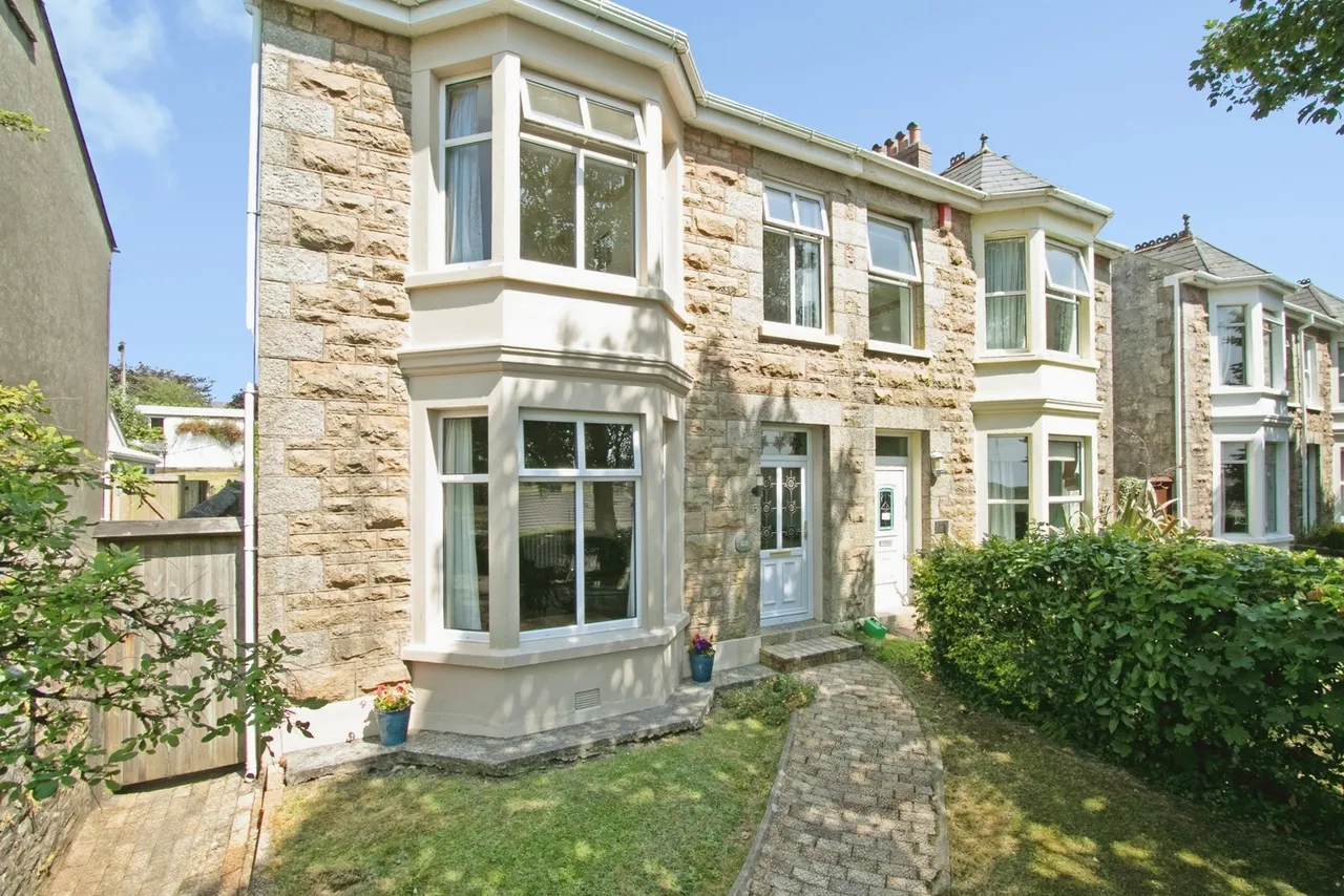 3 bed house for sale, Albany Road, Redruth, TR15