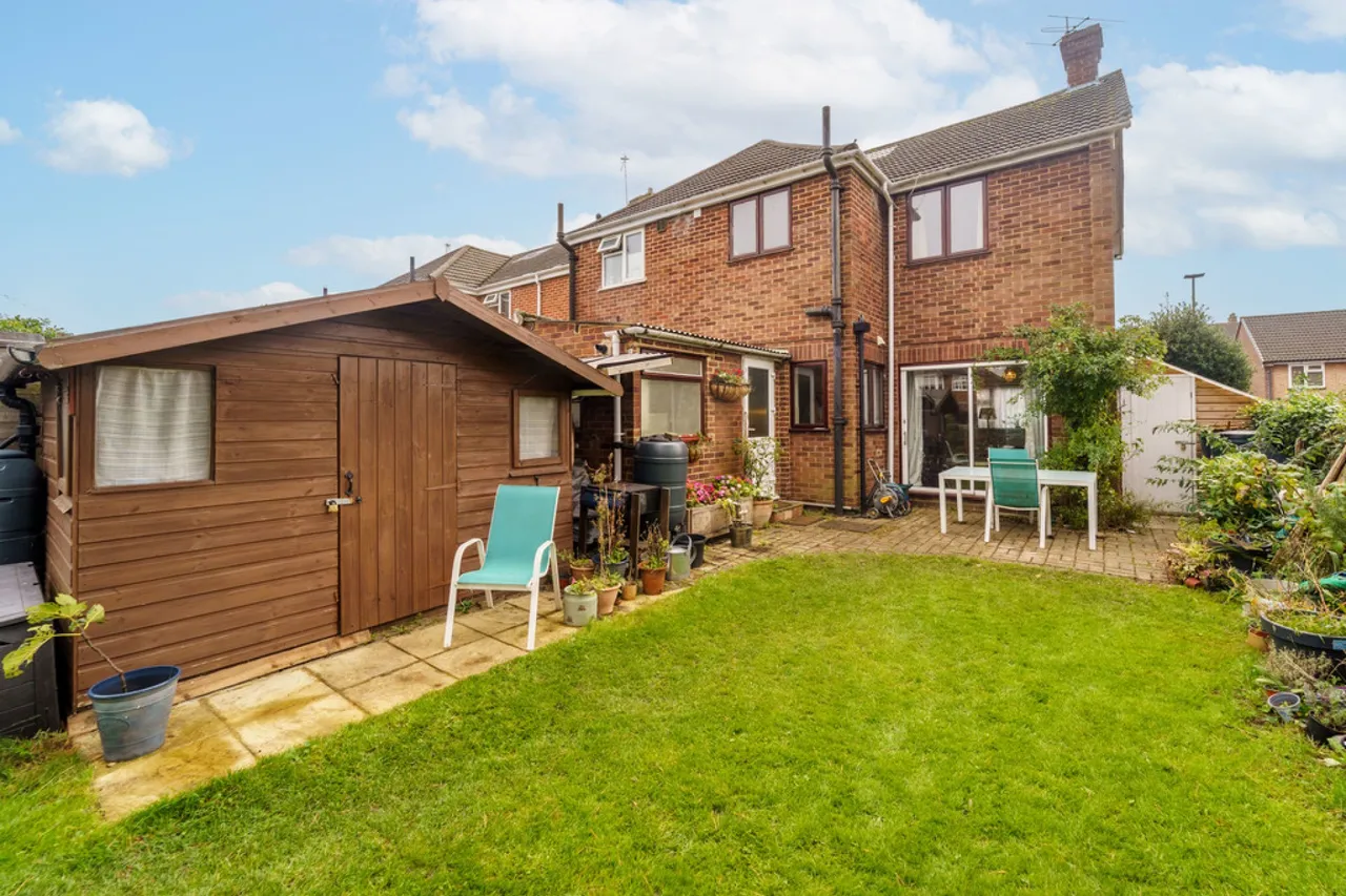 3 bed property for sale, Main Street, Hanworth