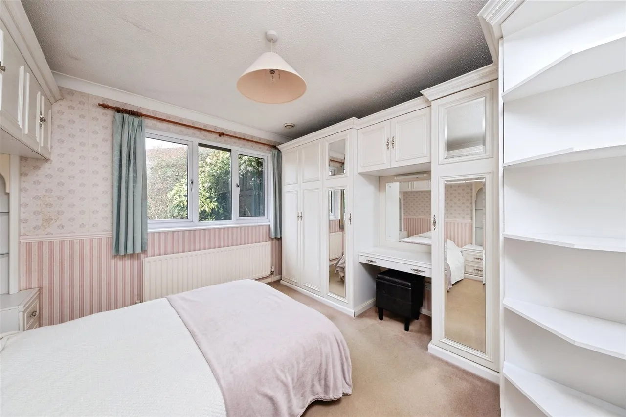 Fontwell Drive, Bletchley, Milton Keynes, Buckinghamshire, MK3, photo 3