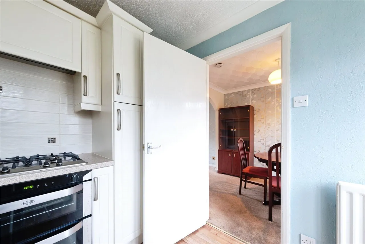 Fontwell Drive, Bletchley, Milton Keynes, Buckinghamshire, MK3, photo 11