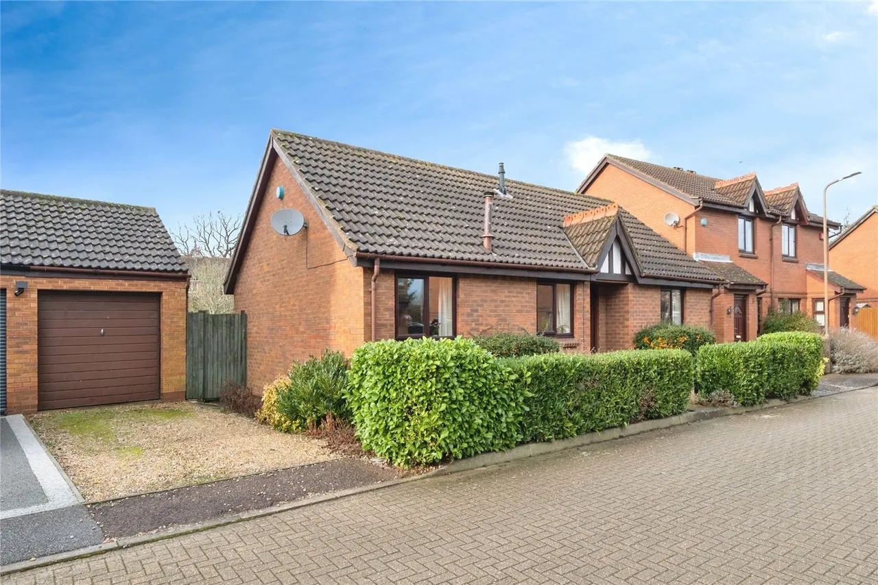 Fontwell Drive, Bletchley, Milton Keynes, Buckinghamshire, MK3, photo 14