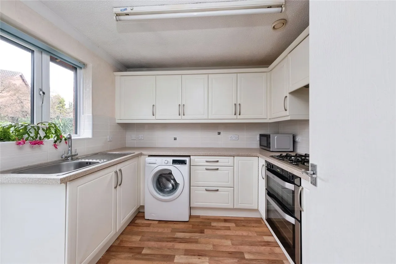 Fontwell Drive, Bletchley, Milton Keynes, Buckinghamshire, MK3, photo 10