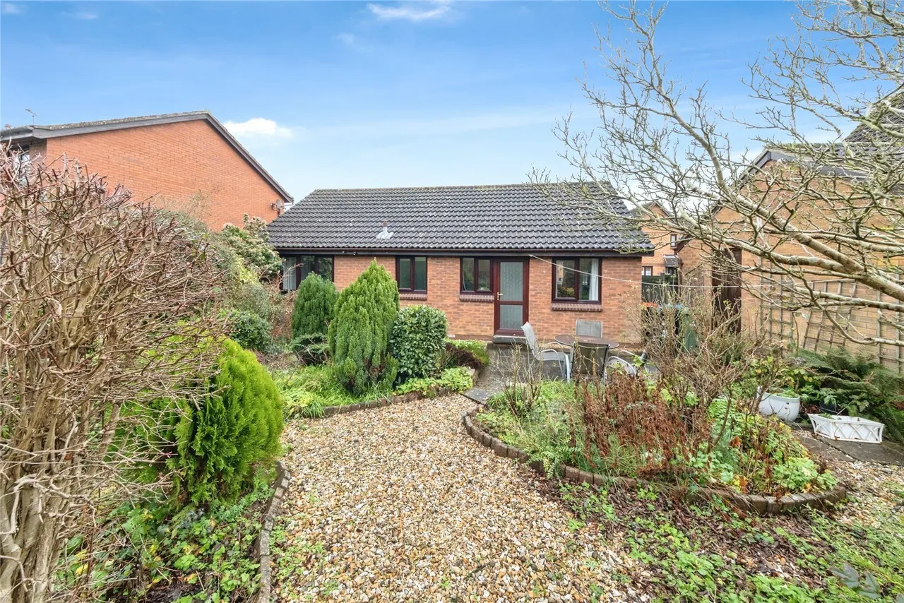 Fontwell Drive, Bletchley, Milton Keynes, Buckinghamshire, MK3, photo 13