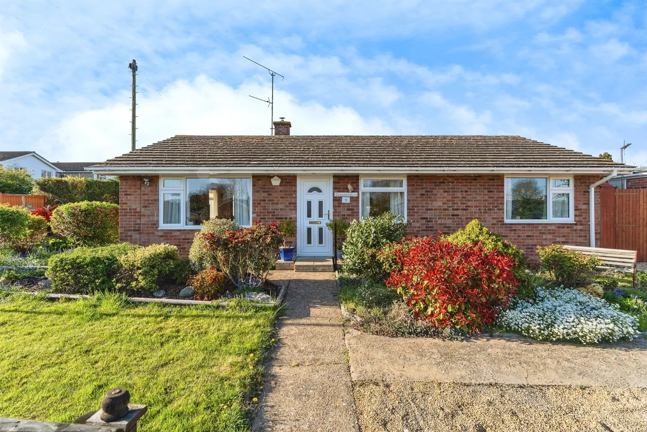 3 bed house for sale — Link Lane, Sutton, Ely