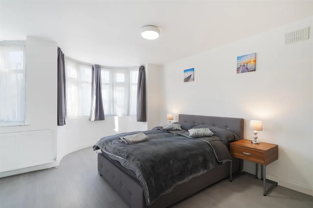 Eton Avenue, Wembley, HA0, photo 4
