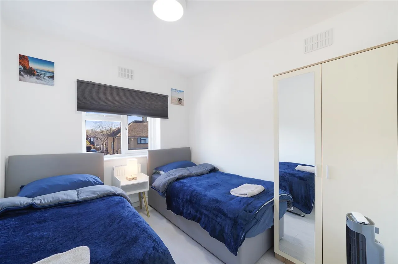 Eton Avenue, Wembley, HA0, photo 6