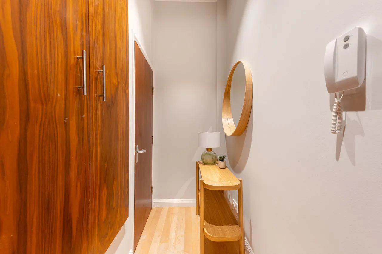 Flat 309, 20 Palace Court, London, photo 6