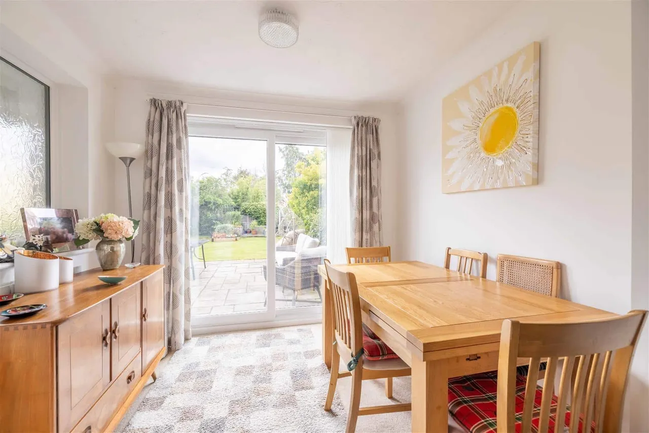Priors Road, Windsor, SL4 4PD, photo 13