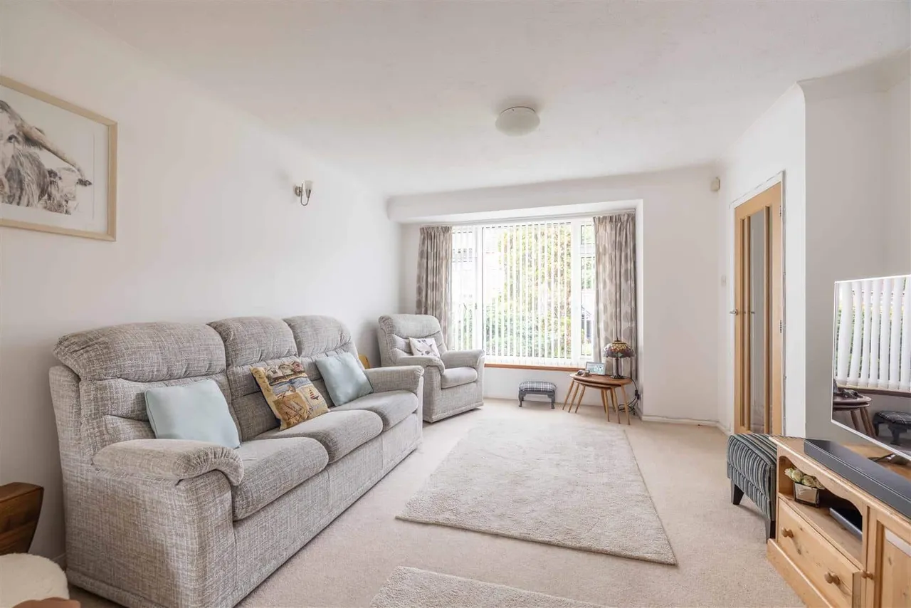 Priors Road, Windsor, SL4 4PD, photo 2