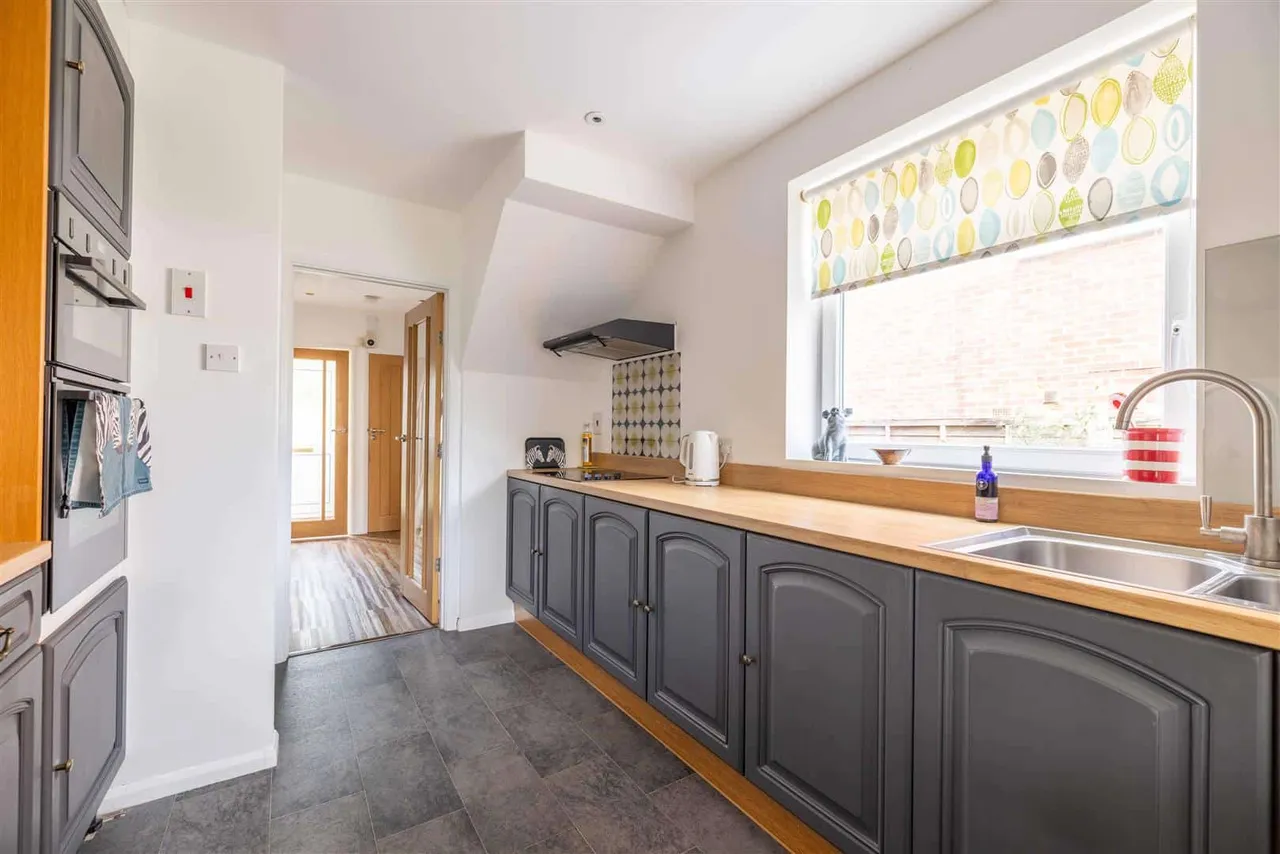 Priors Road, Windsor, SL4 4PD, photo 8