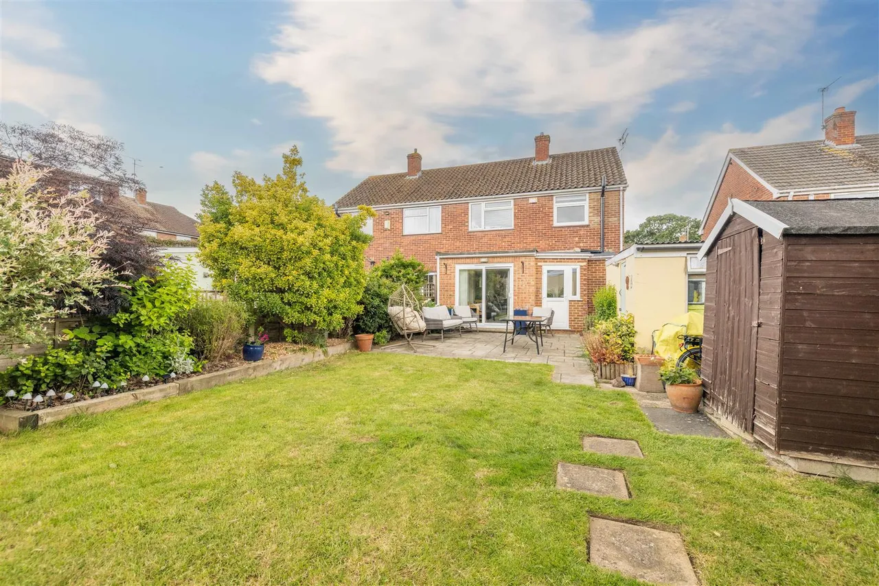 Priors Road, Windsor, SL4 4PD, photo 27