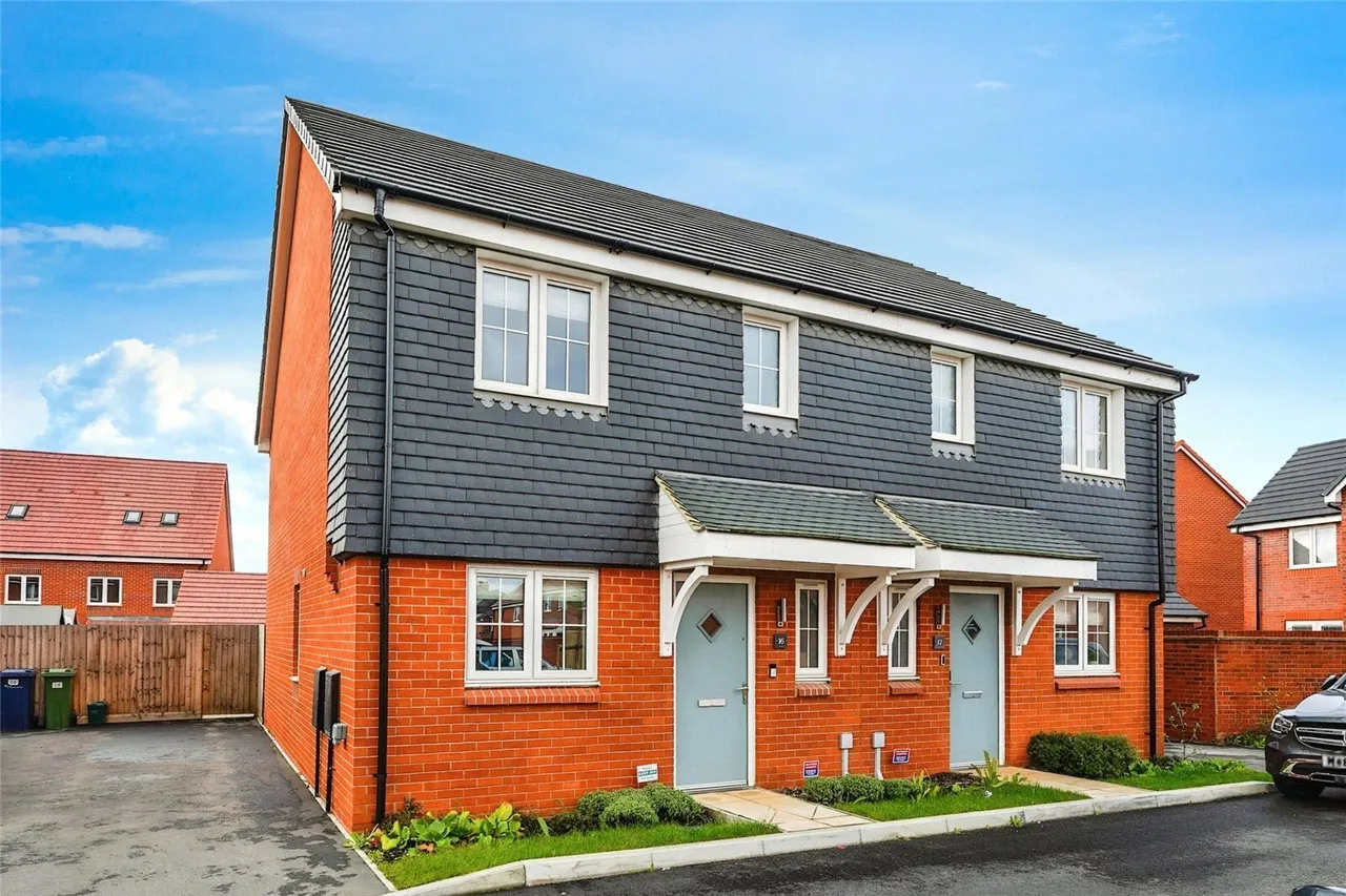 3 bed house for sale — Fisher Close, Churchdown, Gloucester, GL3