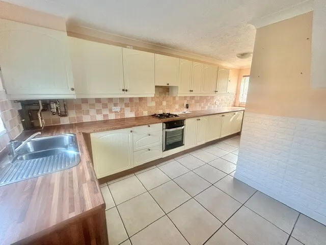Latchetts Shaw, Basildon, SS16, photo 3