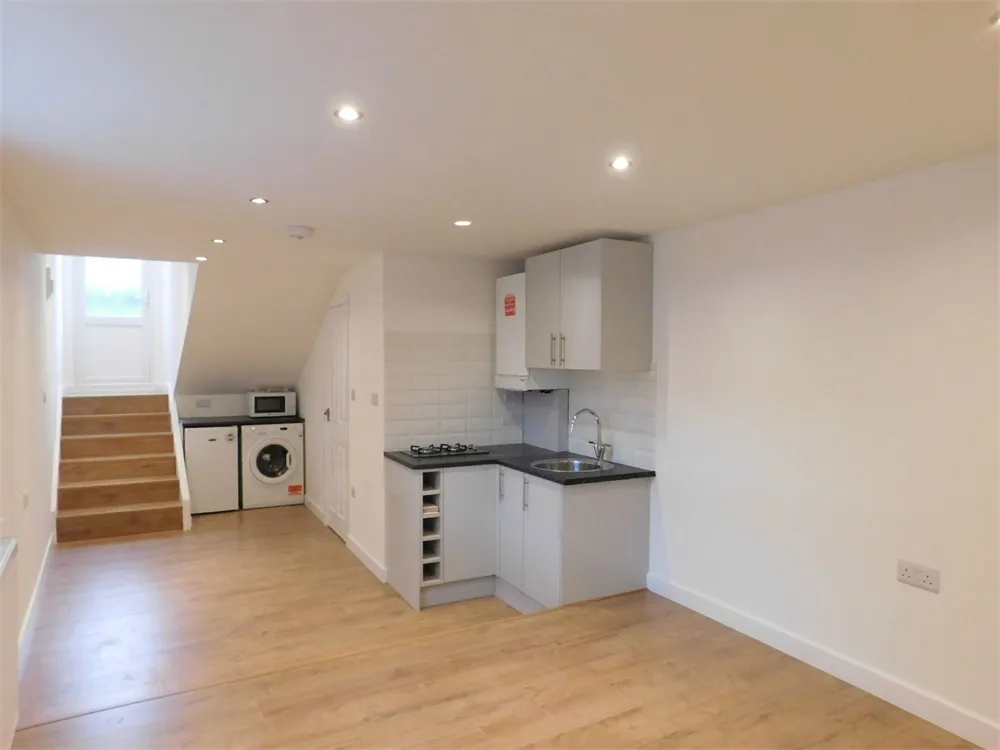 Deans Lane, Edgware, Greater London, HA8 9NT, photo 6
