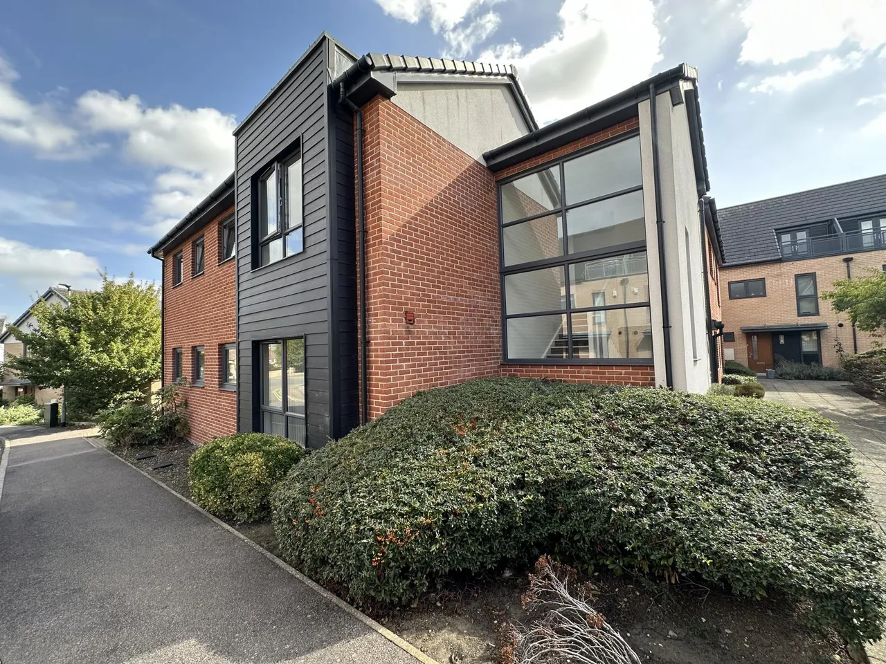 2 bed flat for sale, Neath Farm Court, Cambridge, CB1