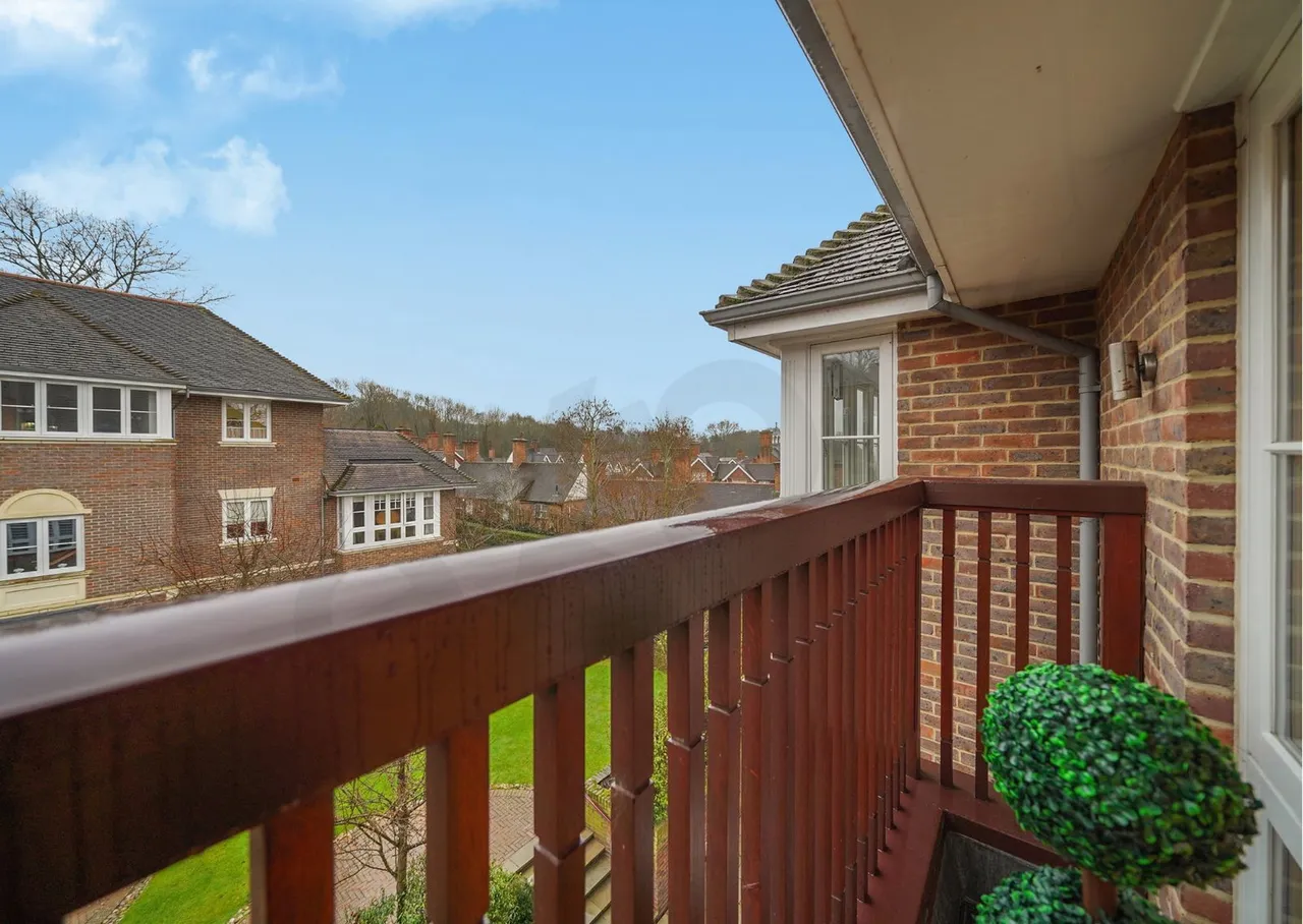 Hammers Lane, Mill Hill, NW7, photo 4