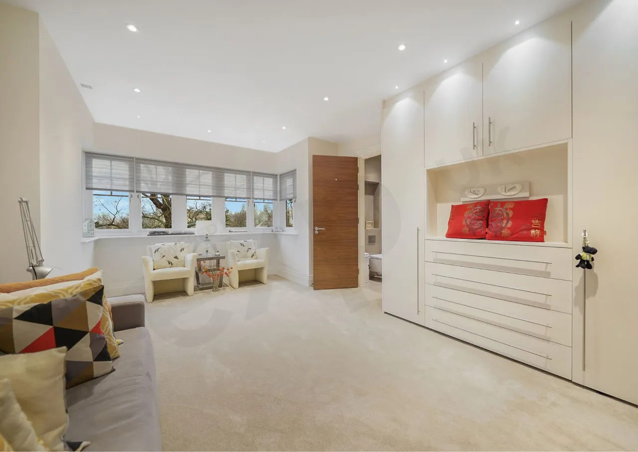 Hammers Lane, Mill Hill, NW7, photo 16