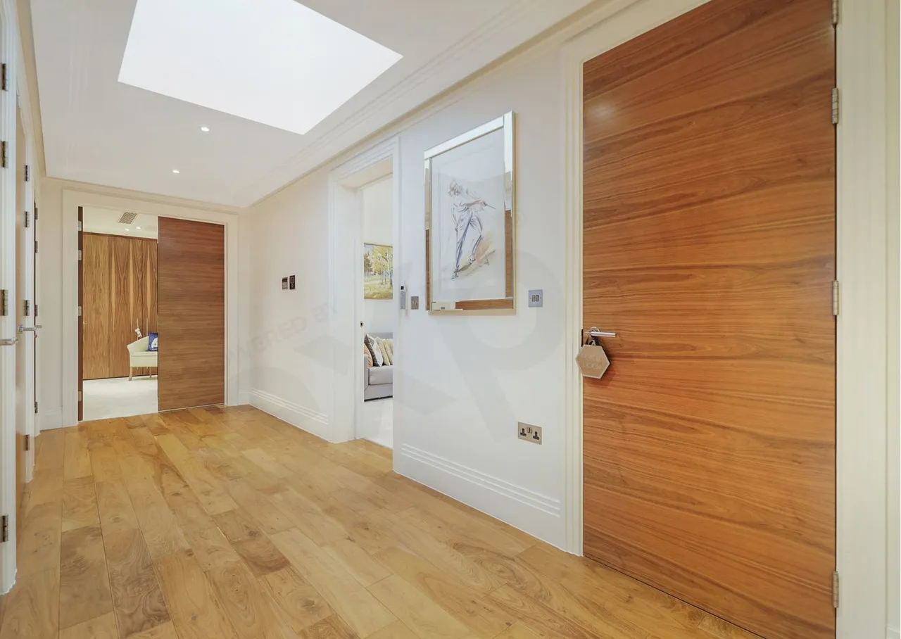 Hammers Lane, Mill Hill, NW7, photo 19
