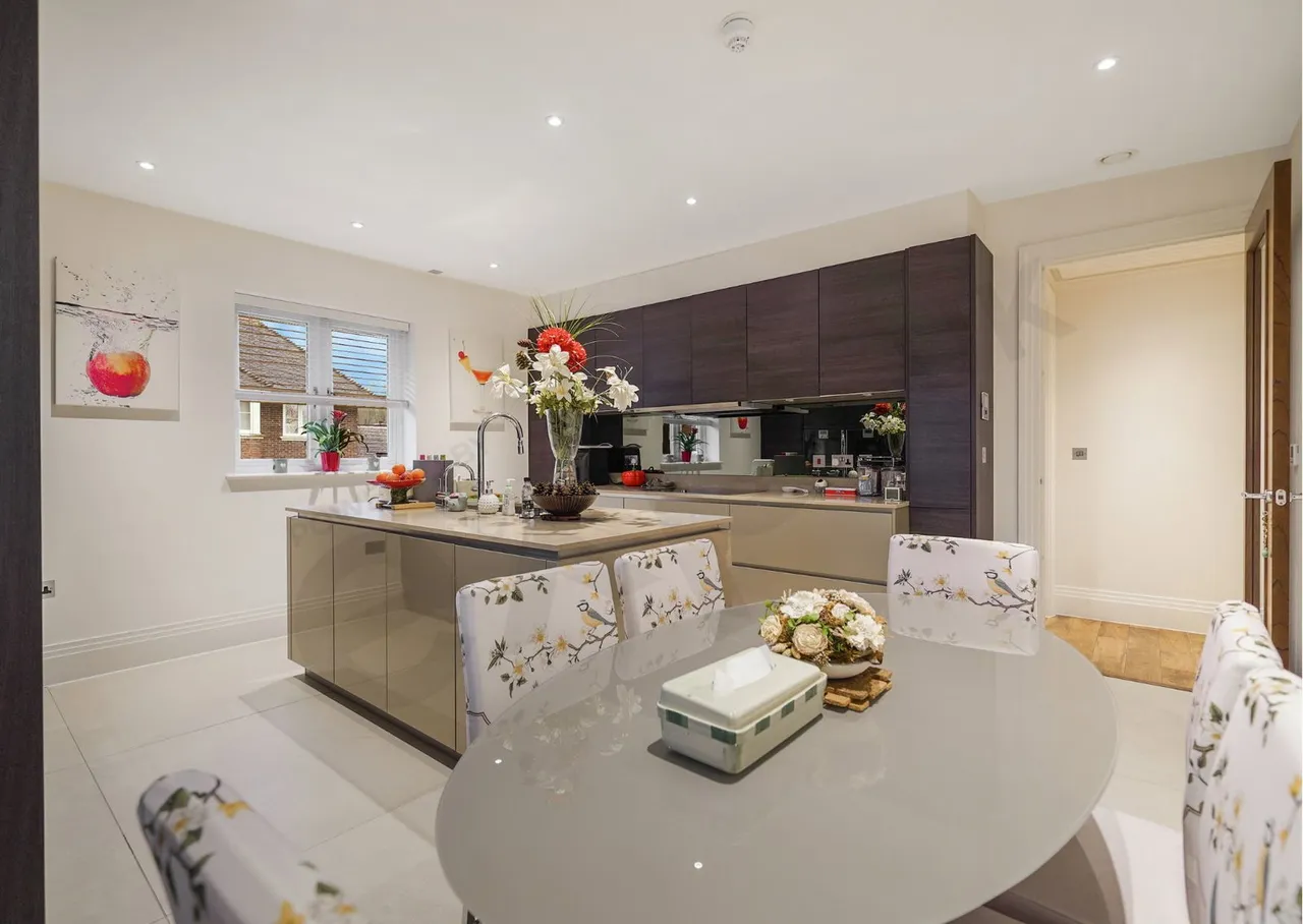 Hammers Lane, Mill Hill, NW7, photo 12