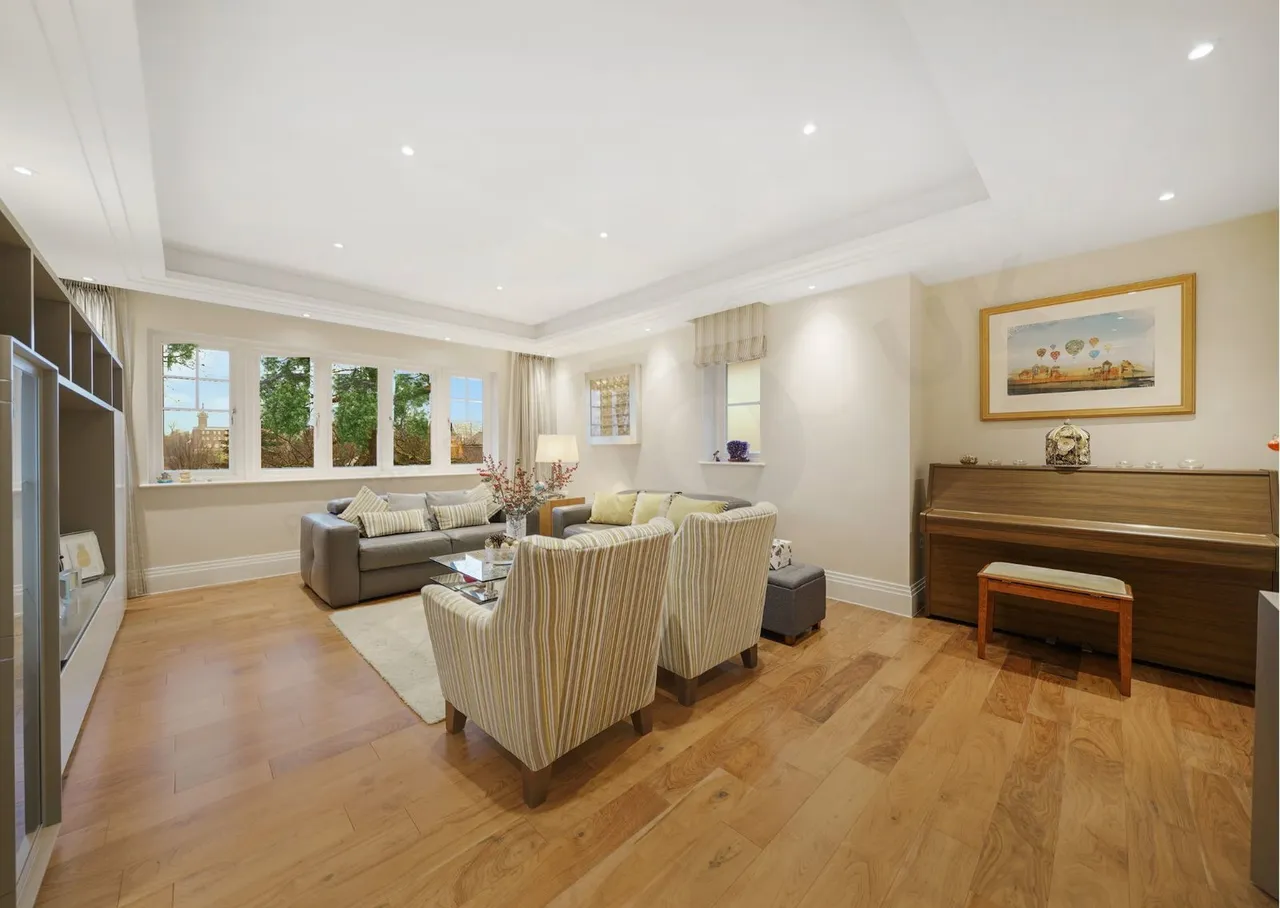 Hammers Lane, Mill Hill, NW7, photo 6