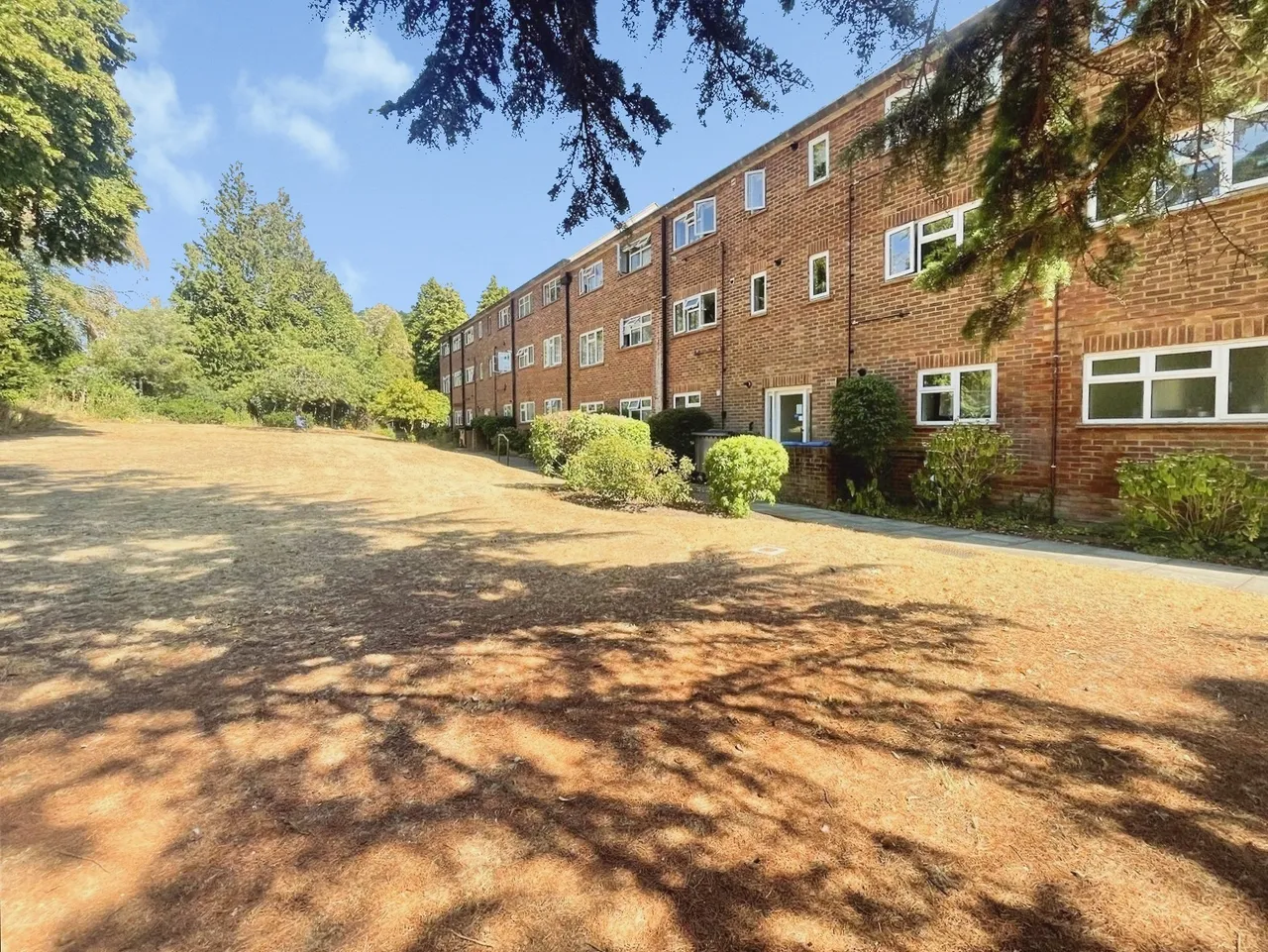 Christchurch Road, Virginia Water, GU25, photo 9