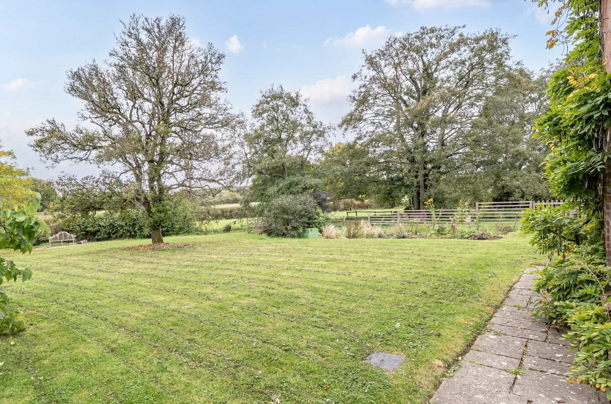 Pulborough, RH20 2LN, photo 12