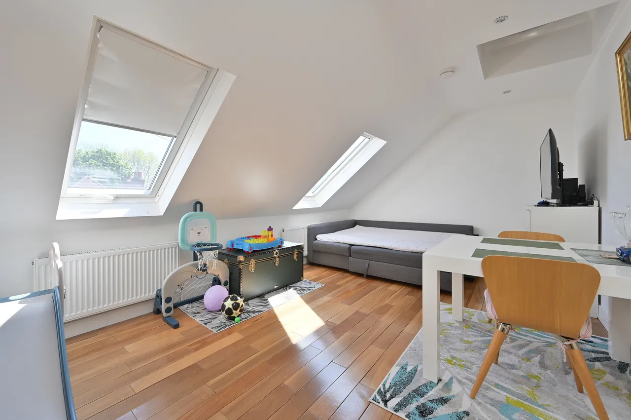 Flat 3, 7 Welldon Crescent, Harrow, photo 2