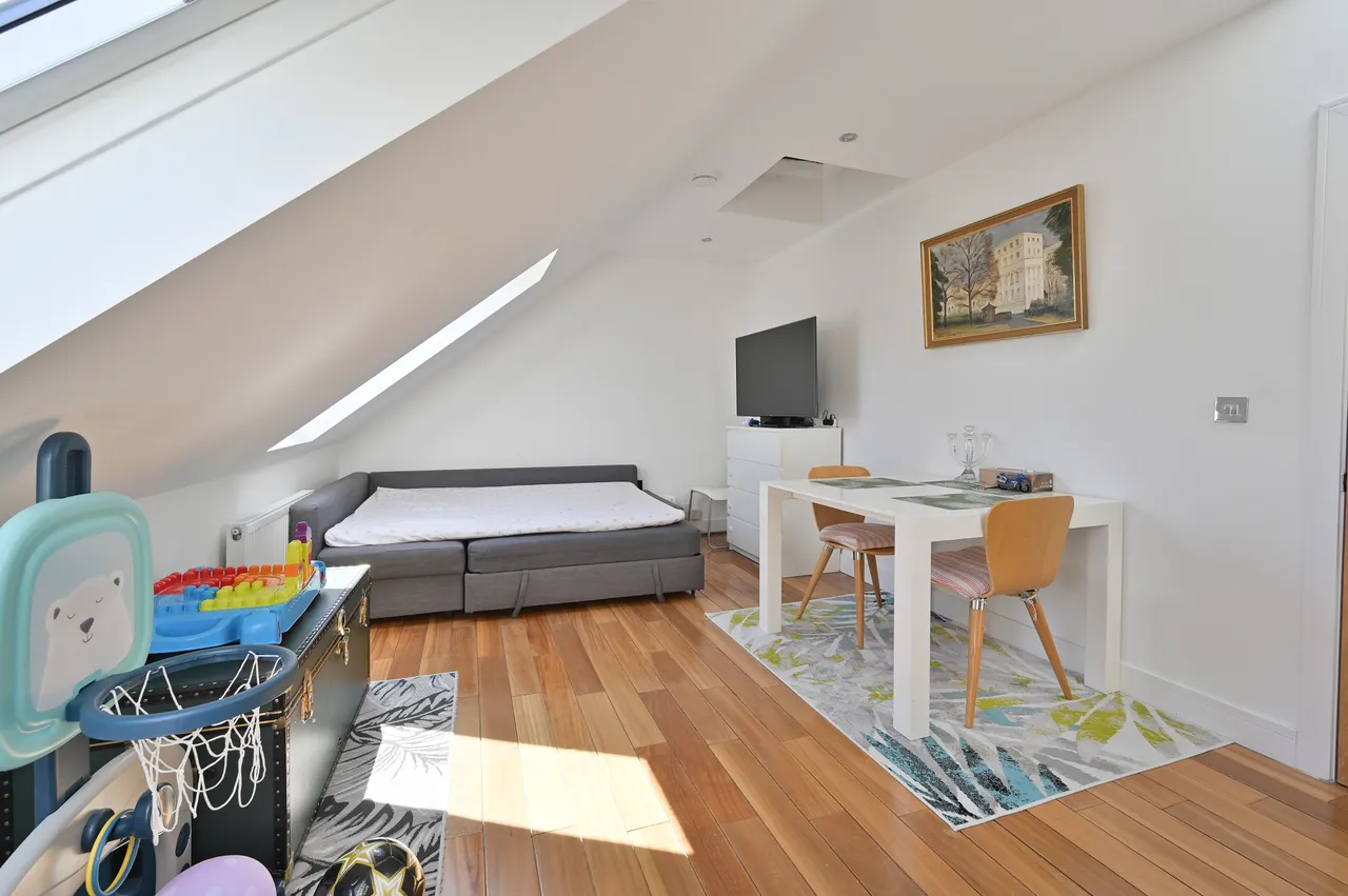 Flat 3, 7 Welldon Crescent, Harrow, photo 3