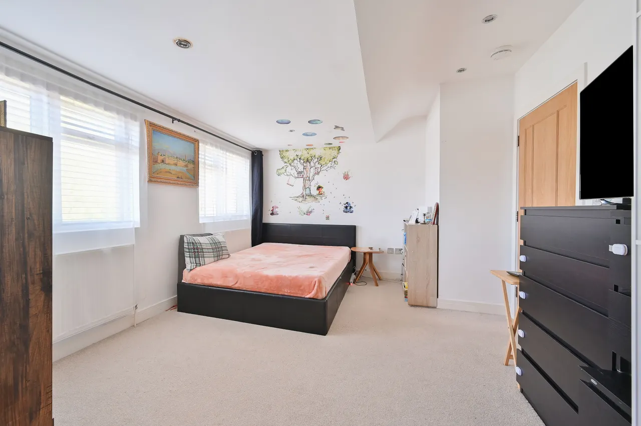 Flat 3, 7 Welldon Crescent, Harrow, photo 7
