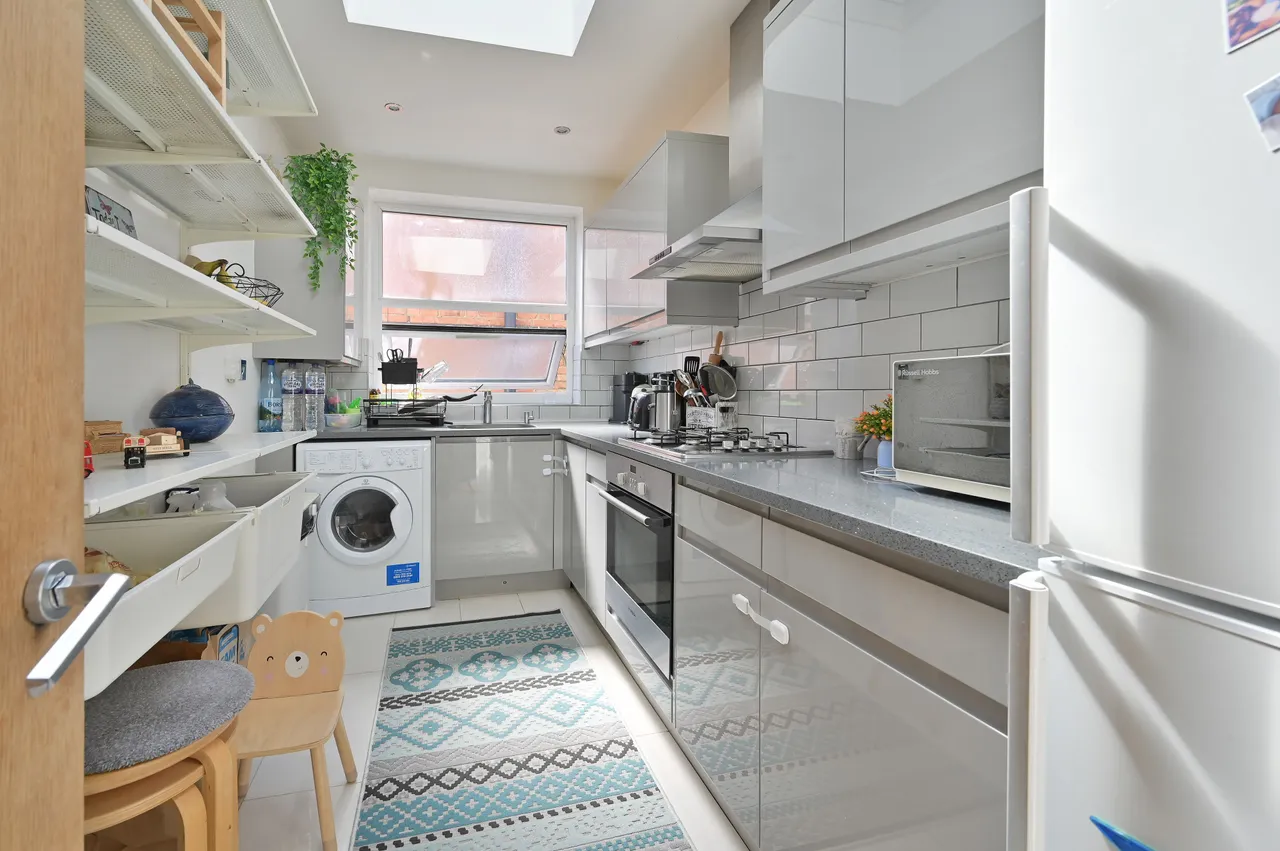 Flat 3, 7 Welldon Crescent, Harrow, photo 5