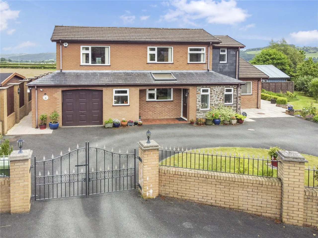 4 bed house for sale, Trefeglwys, Caersws
